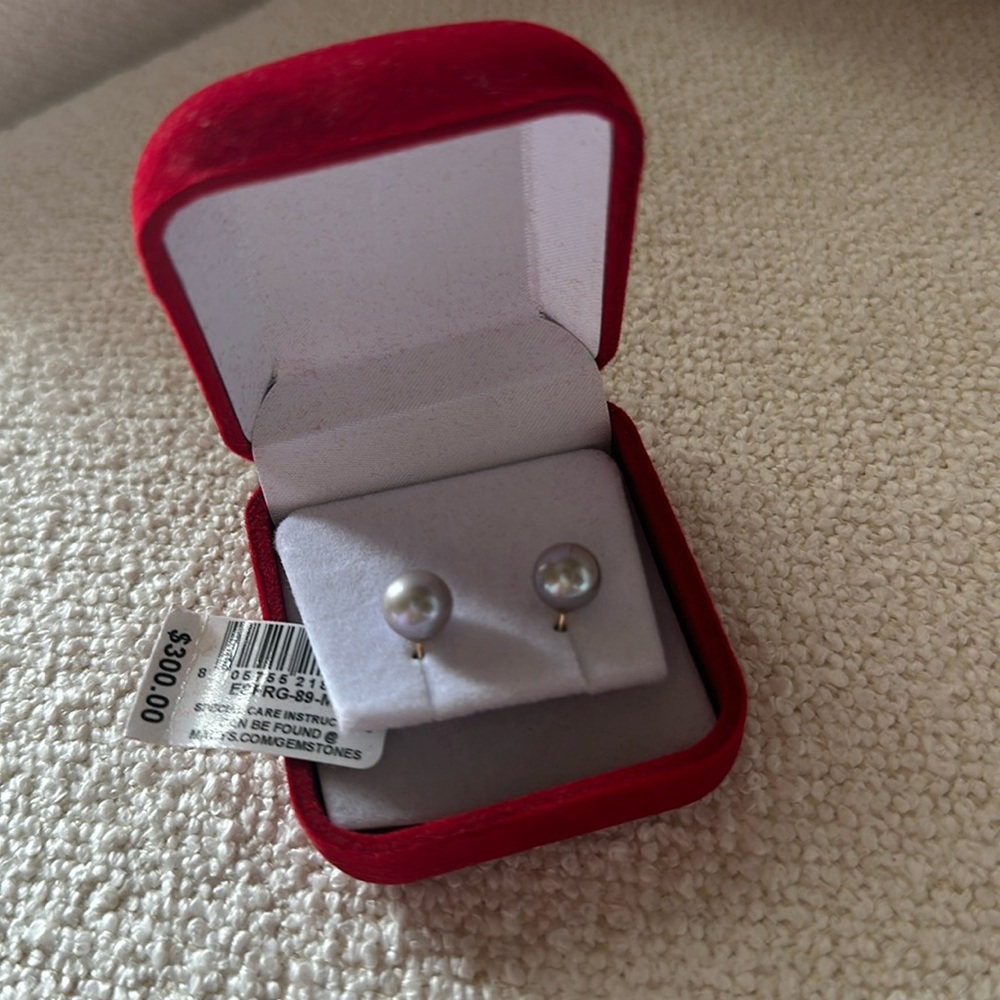 NWT Cultured Pearl/Opaque Pearl Stud Earrings